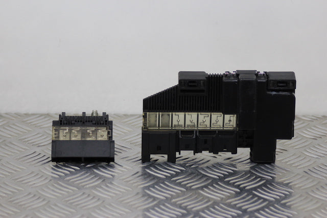 Suzuki Grand Vitara Battery Fuse Board 