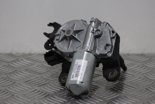 Dacia Sandero Wiper Motor Rear (2015) genuine OEM used part - CarBreakers.ie