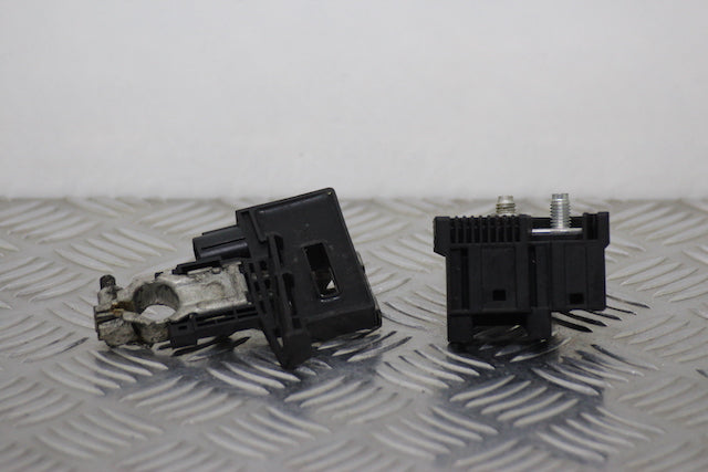Toyota Yaris Battery Fuse Board 