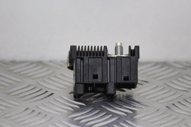 Toyota Yaris Battery Fuse Board 