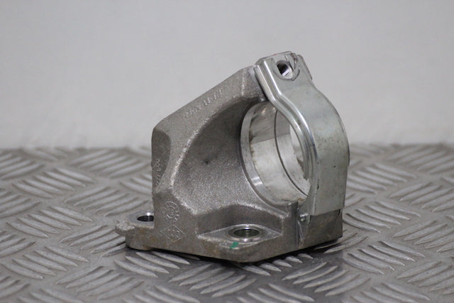 Renault Clio Drive Shaft Drivers Side Centre Support Bracket (2020)