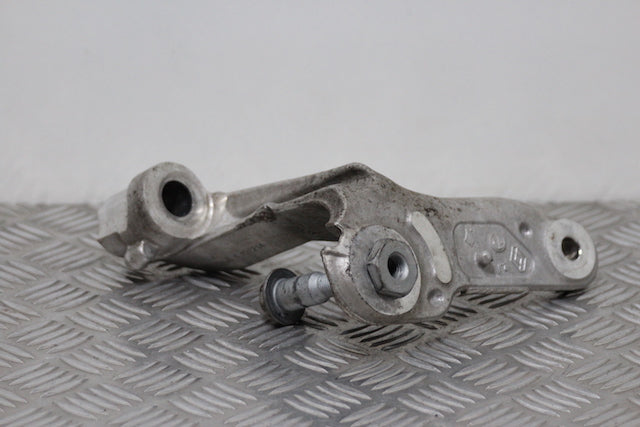 Renault Clio Subframe Support Bracket Passengers Side 