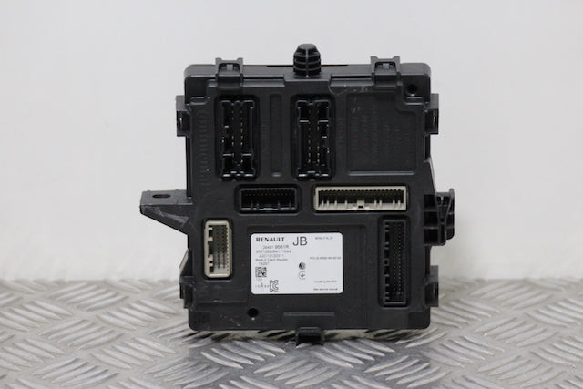 Renault Clio Body Control Module BCM 