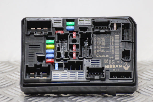 Renault Clio Fuse Box Front Passengers Side 