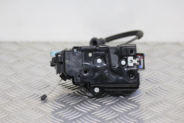 Skoda Octavia Door Lock Mechanism Front Passengers Side 