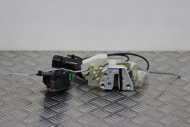 Suzuki Alto Door Lock Mechanism Front Passengers Side 