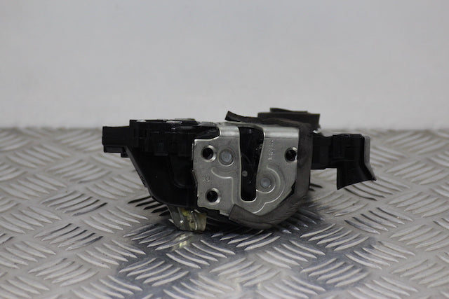 Toyota Yaris Door Lock Mechanism Front Passengers Side 