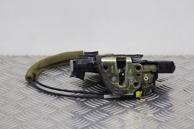 Toyota Corolla Door Lock Mechanism Front Passengers Side 