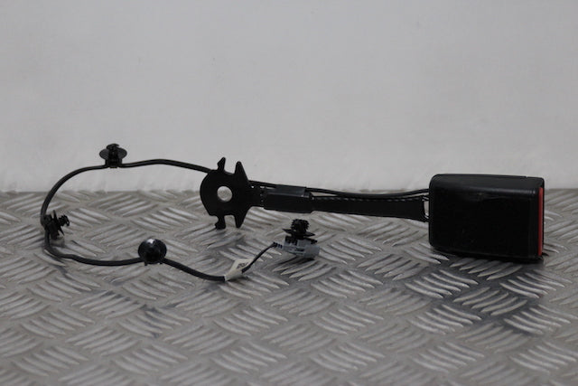 Renault Clio Seat Belt Buckle Lock Front Drivers Side 