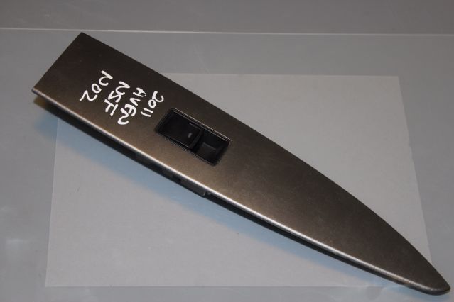 Toyota Avensis Window Switch Front Passengers Side 