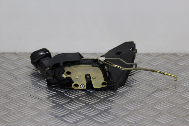Toyota Corolla Door Lock Mechanism Front Passengers Side 