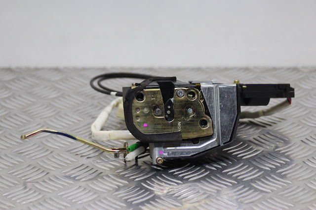 Toyota Corolla Door Lock Mechanism Front Passengers Side 