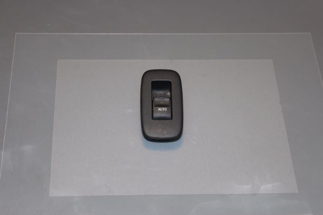 Toyota Auris Window Switch Rear Passengers Side 
