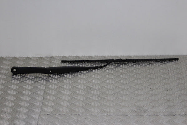 Hyundai i10 Wiper Front Drivers Side (2012) - 1