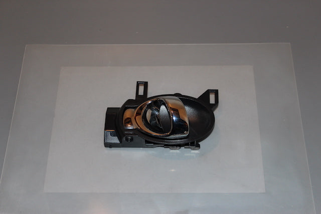 Nissan Juke Door Handle Inner Front Drivers 