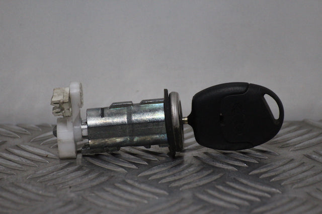 Ford Fusion Tailgate Boot Lock Barrel and Key 