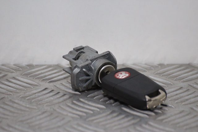 Opel Corsa Door Lock Barrel with Key Front Drivers Side (2011)