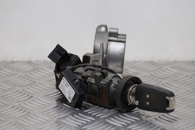 Opel Insignia Ignition Switch with Key (2010)