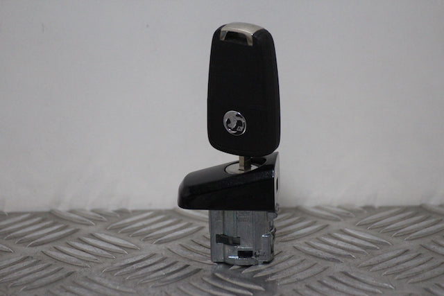 Opel Astra Door Lock Barrel with Key Front Drivers Side (2013)