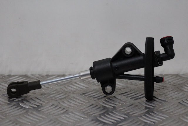 Opel Agila Clutch Master Cylinder 