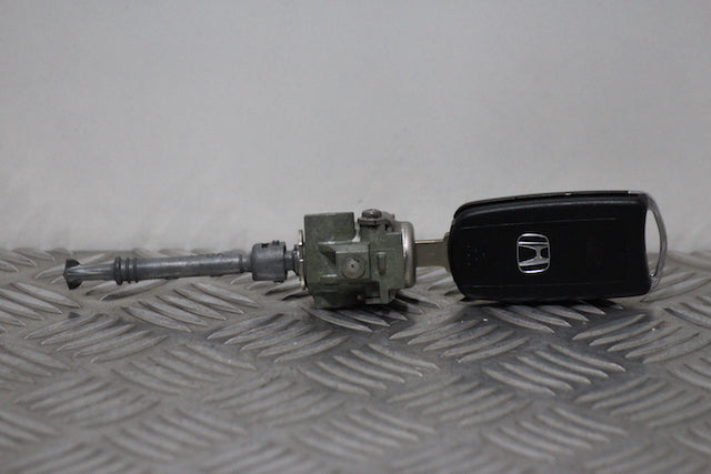 Honda Civic Door Lock Barrel with Key Front Drivers Side (2013)