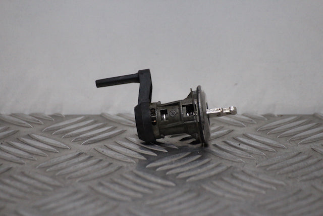 Peugeot 206 Door Lock Barrel with Key Front Drivers Side 
