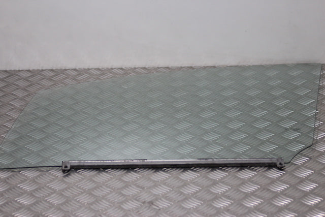 Opel Agila Door Window Glass Front Passengers Side 