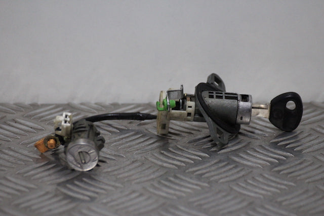 Mazda 323 Door Lock Barrel with Key Front Passengers Side (2001)