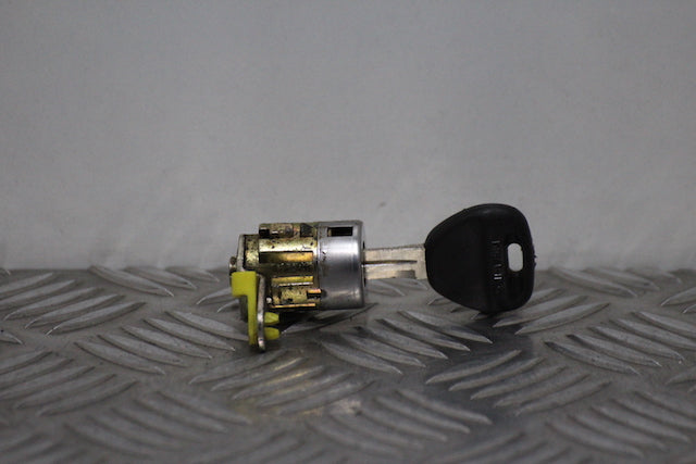 Suzuki Swift Door Lock Barrel with Key Front Passengers Side 