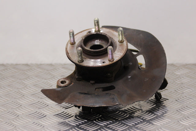 Kia Sportage Stub Axle with Hub and Bearing Front Passengers Side 