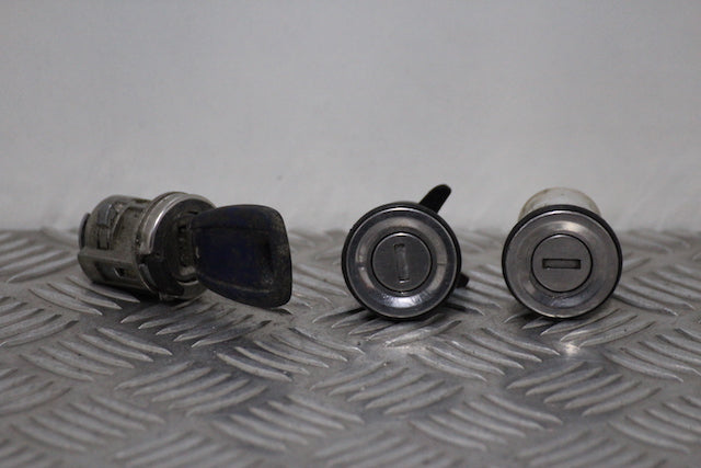 Fiat Stilo Door Lock Barrel with Key Front Drivers Side (2002)