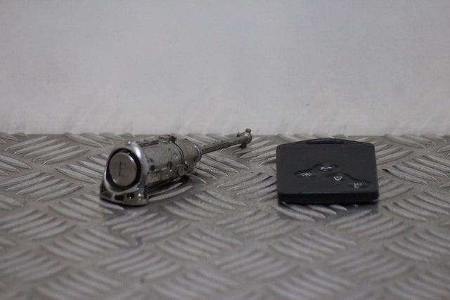 Renault Laguna Door Lock Barrel with Key Front Passengers Side 