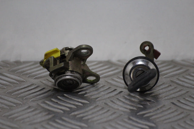Toyota Corolla Door Lock Barrel with Key Front Passengers Side 