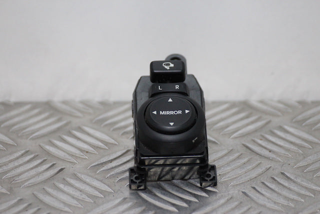 Hyundai i20 Door Mirror Control Switch 