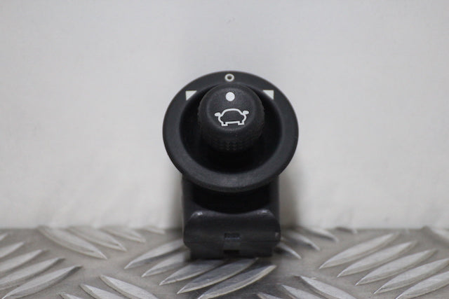 Ford Fiesta Door Mirror Control Switch 