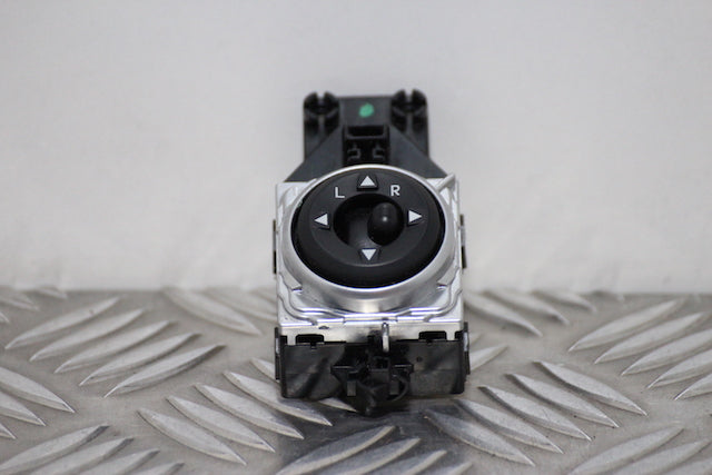Hyundai i30 Door Mirror Control Switch 