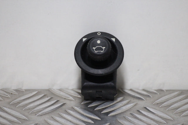 Ford Focus Door Mirror Control Switch 