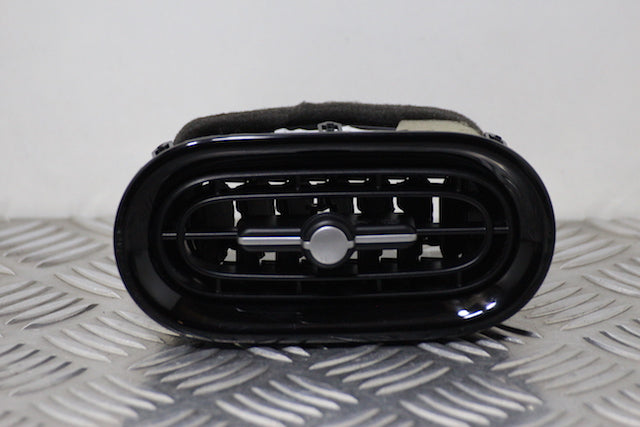 Kia Picanto Dashboard Airvent Passengers Side (2019)