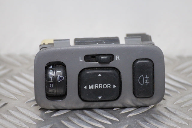 Toyota Yaris Door Mirror Control Switch 