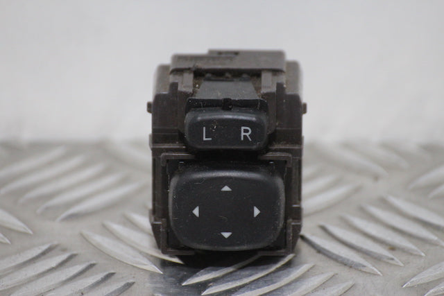 Toyota Avensis Door Mirror Control Switch 