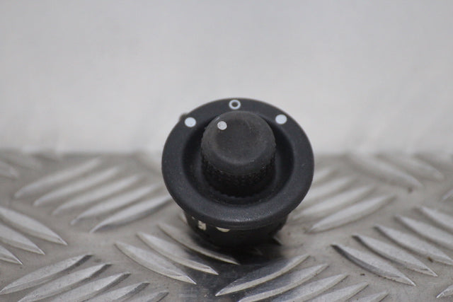 Renault Megane Door Mirror Control Switch 