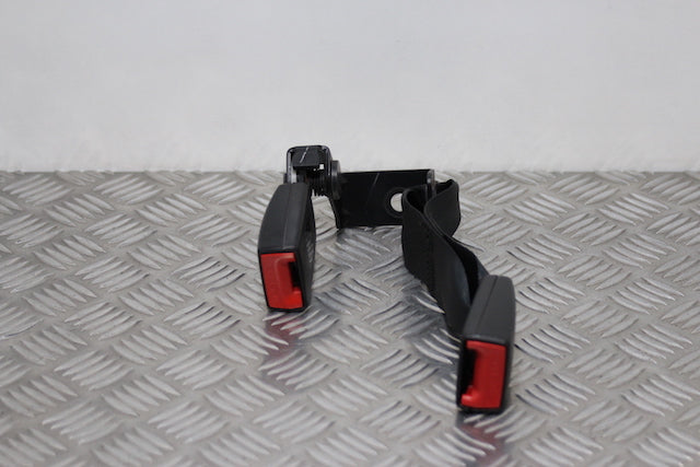 Hyundai i10 Seat Belt Buckle Lock Centre Rear 
