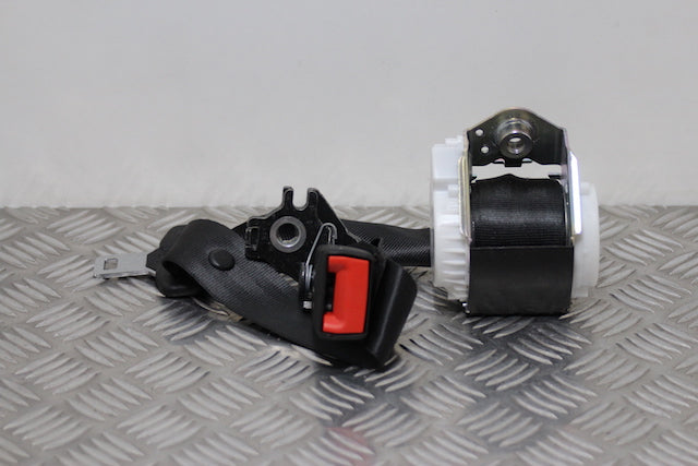 Ford Focus Seat Belt Buckle Lock Rear Passengers Side 