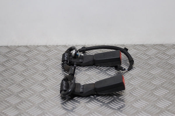 Ford C-Max Seat Belt Buckle Lock Rear Passengers Side 7th Seat (2011) - 1