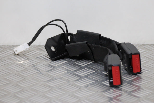 Nissan Qashqai Seat Belt Buckle Lock Rear Passengers Side 