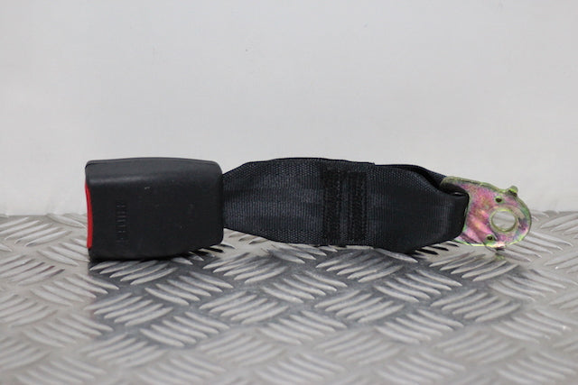 Hyundai Getz Seat Belt Buckle Lock Centre Rear 