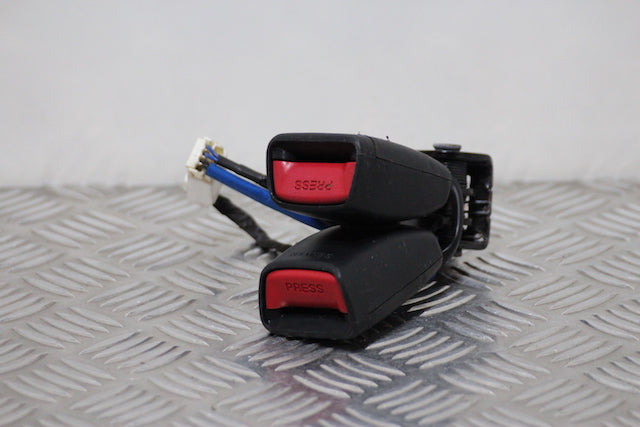 Kia Ceed Seat Belt Buckle Lock Centre Rear 