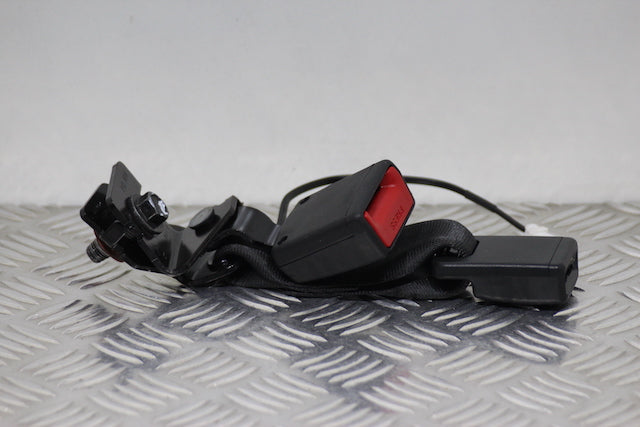 Hyundai i30 Seat Belt Buckle Lock Rear Drivers Side 