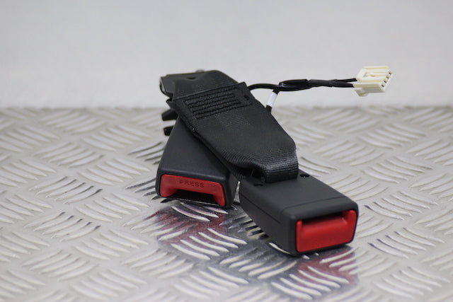 Hyundai i30 Seat Belt Buckle Lock Rear Passengers Side 