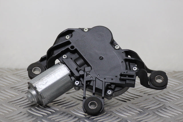 Opel Astra Wiper Motor Rear (2008) genuine OEM used part - CarBreakers.ie